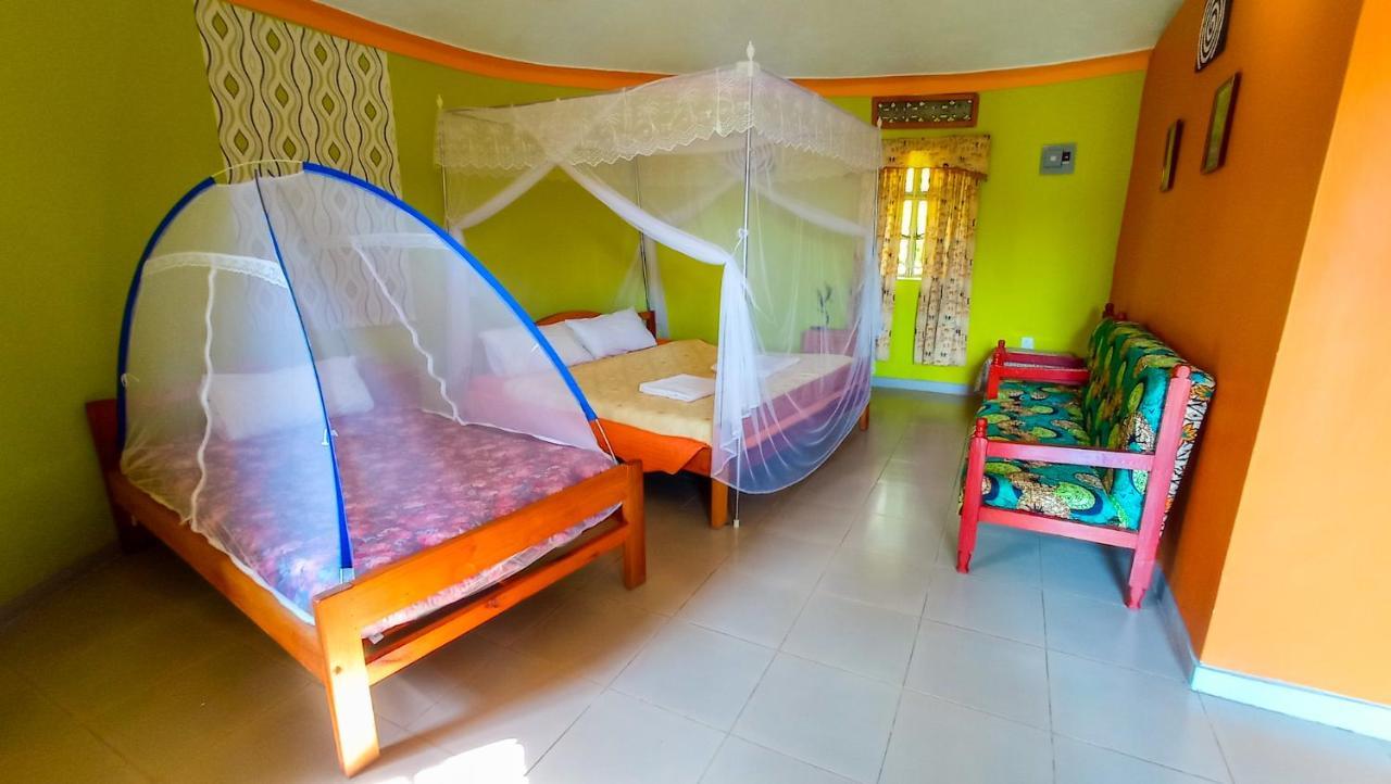 Crater Bay Cottages Kabale Екстериор снимка