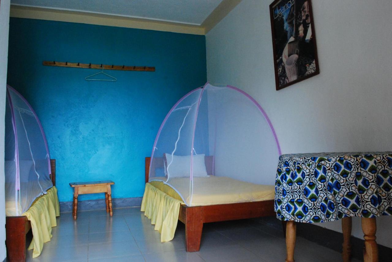 Crater Bay Cottages Kabale Екстериор снимка