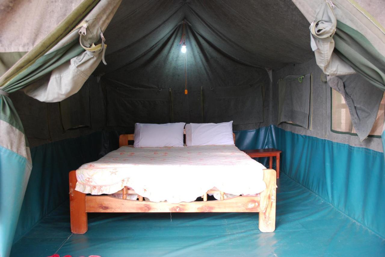 Crater Bay Cottages Kabale Екстериор снимка