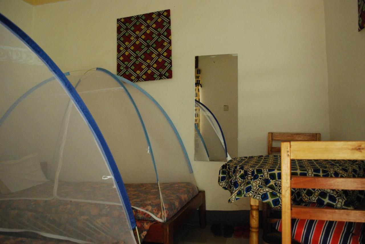 Crater Bay Cottages Kabale Екстериор снимка