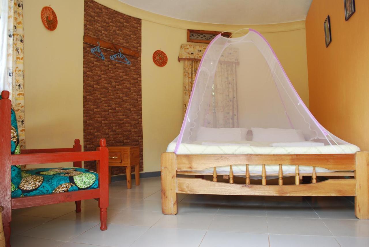 Crater Bay Cottages Kabale Екстериор снимка