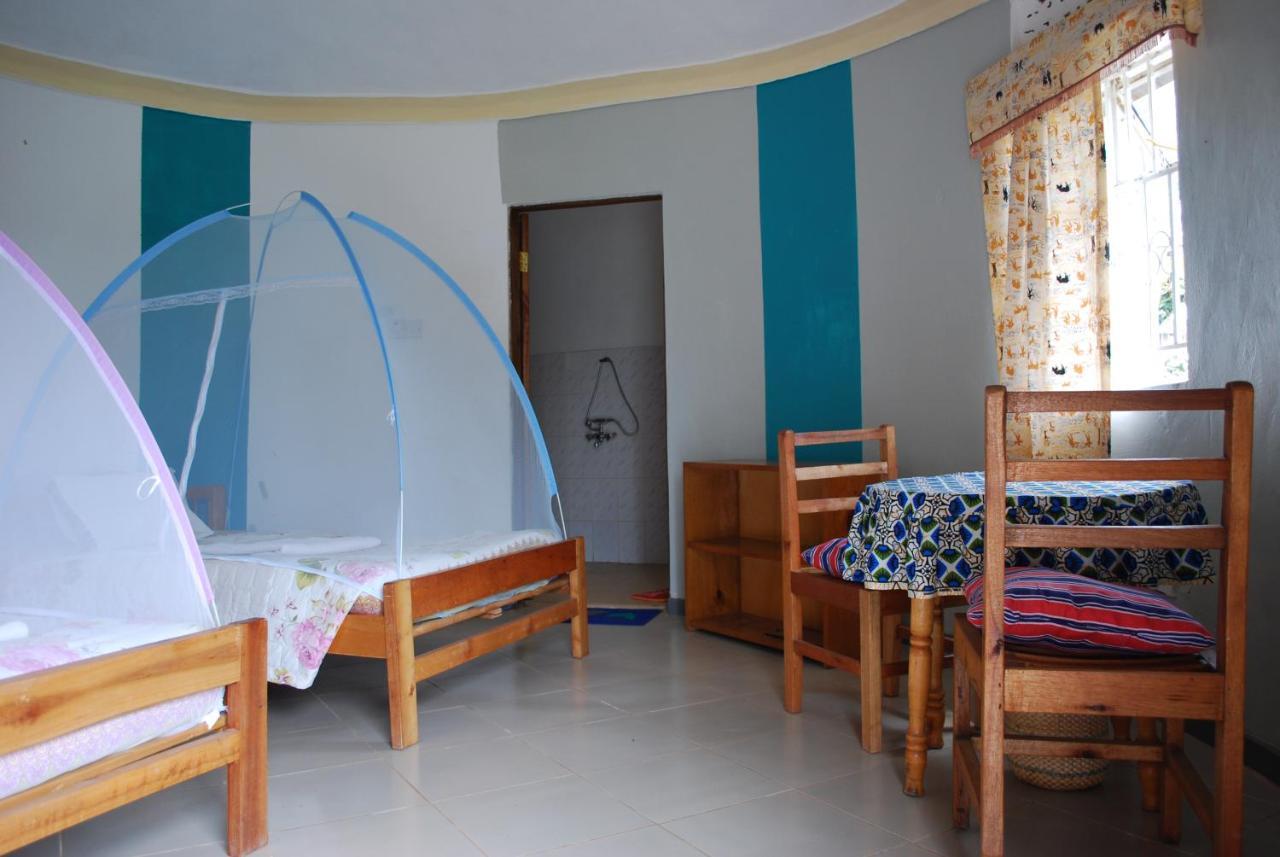 Crater Bay Cottages Kabale Екстериор снимка