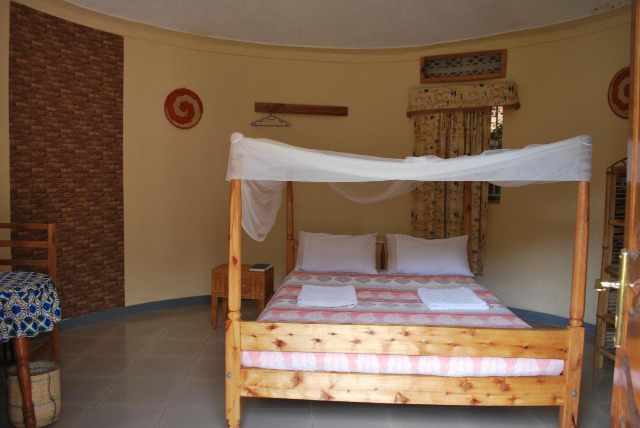 Crater Bay Cottages Kabale Екстериор снимка