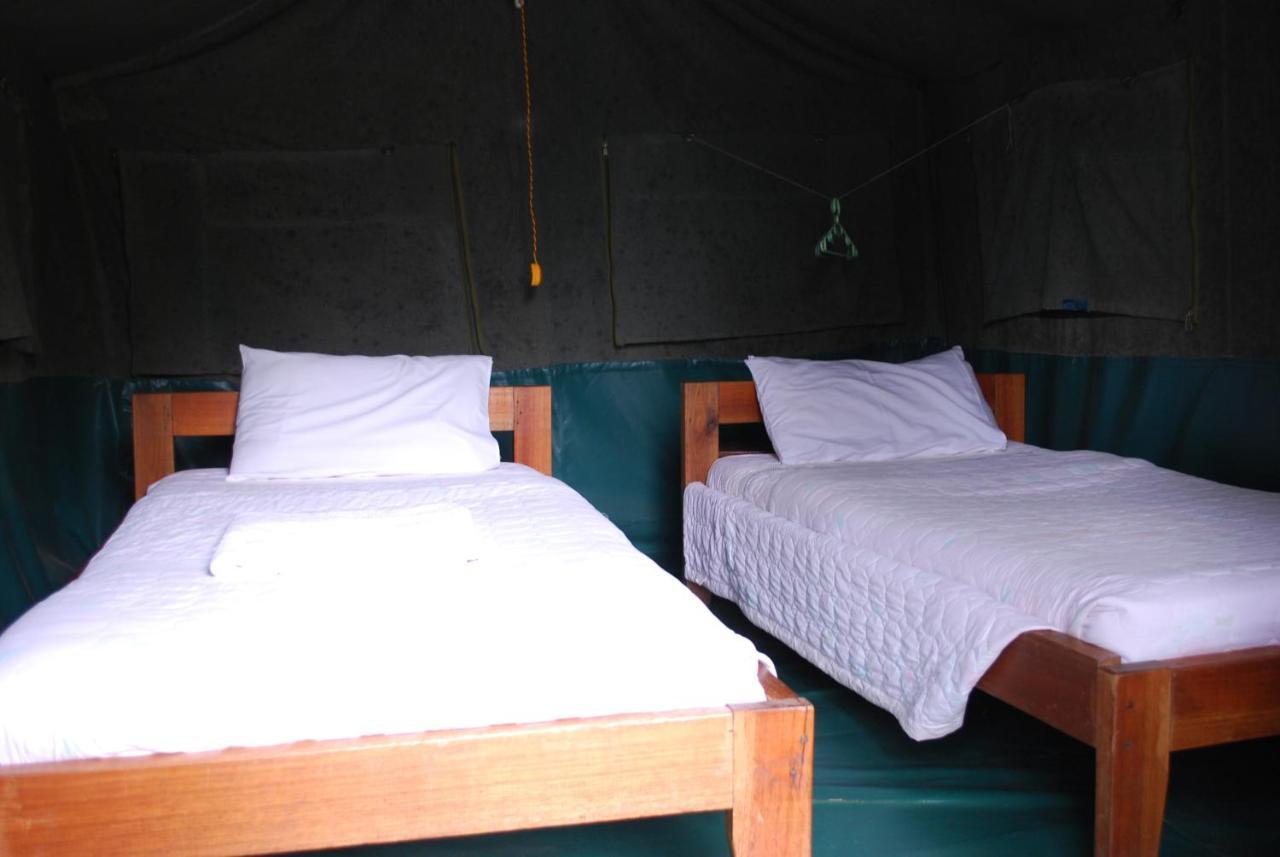 Crater Bay Cottages Kabale Екстериор снимка