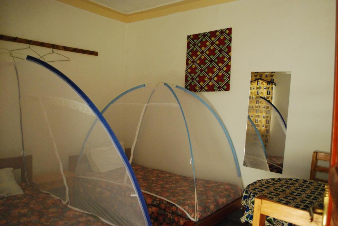 Crater Bay Cottages Kabale Екстериор снимка
